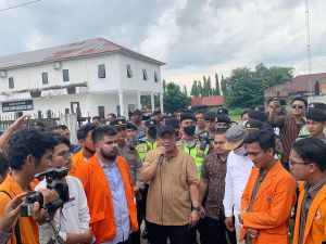 Di Hadapan Mahasiswa, Rektor Janji Usut Tuntas Kasus Kekerasan di Unja