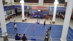Tim DPRD Provinsi Jambi Berhasil Kalahkan Tim Gubernur Jambi Pada Pembukaan Turnamen Bulu Tangkis