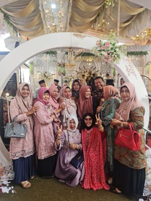 Romi Sambangi Kampung Al Haris di Sekancing, Emak-emak: Semoga Jadi Gubernur Jambi