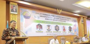 Wabup Tanjab Barat Buka Pembekalan KKN Tematik Posdaya UNBARI Angkatan XLVII