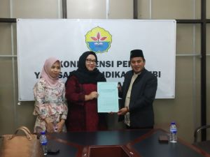 Saidina Usman Jadi Pj Rektor Unbari, Camelia Serahkan Langsung SK Penunjukan