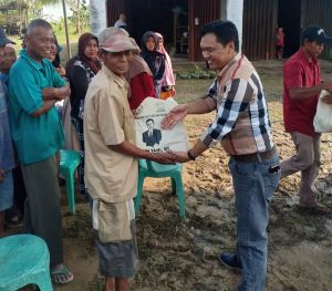 H-1 Idul Fitri 1444 H, Abun Yani Kembali Berbagi di Muaro Jambi