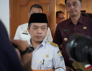 Kreatif, Al Haris Pilih Handy Talkie Jadi Alat Komunikasi Antar Instasi Lingkup Pemprov Jambi