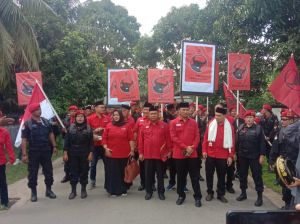 Bawa Reog dan Kompangan, PDIP Daftar Ke KPU