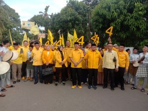 Diarak Kompangan, Golkar Daftarkan Caleg ke KPU Provinsi Jambi