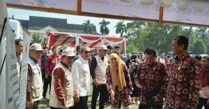 Kunjungi Stand KI Jambi di RoadShow Bus KPK, Alexander Ajak OPD Buka Informasi Anggaran ke Publik