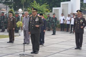 Danrem 042/Gapu Pimpin Upacara Ziarah Nasional di Taman Makam Pahlawan Satria Bakti Jambi