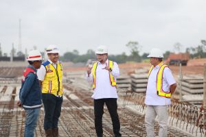 Ivan Wirata Cek Progres Pembangunan Jalan Tol Betung Jambi 