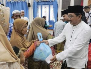 Bupati Anwar Sadat Gelar Doa Selamat dan Berikan Santunan kepada Janda dan Lansia