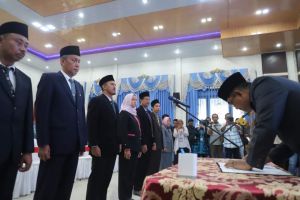 Resafel, Bupati Tanjab Barat Lantik Belasan Pejabat Eselon