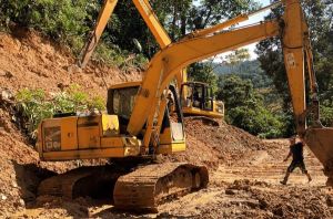 Kawal Kelancaran Pemilu 2024, PUPR Provinsi Jambi Kerahkan Alat Berat Dititik Rawan Longsor 