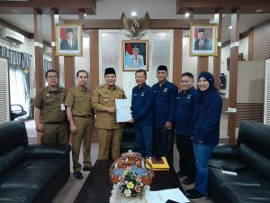 KI Jambi Serahkan Hasil dan Rekomendasi Monev Ke Pj Bupati Sarolangun