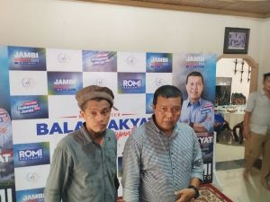 Tetap Pastikan Maju Sebagai Cagub, Romi Resmikan Balai Rakyat