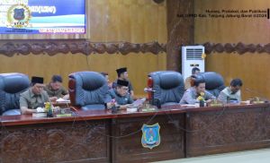 DPRD Tanjabbar Paripurna Pertama, Penyampaian Nota Pengantar LKPJ Bupati 2023