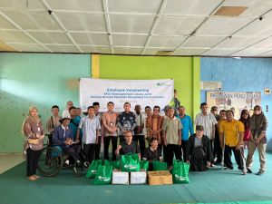 BPJS Ketenagakerjaan Bagikan Paket Sembako ke Disabilitas