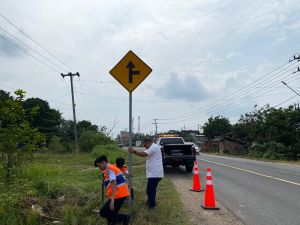 BPTD Jambi Perbaiki Rambu- Rambu Serta Marka Jalan  Jelang Arus Mudik Lebaran