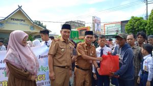 SMP Negeri 11 Kota Jambi Bagikan 140 Paket Sembako ke Orangtua Siswa