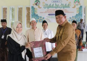 Wabup Hairan Hadiri Halal Bihalal Santri Himasal Lirboyo