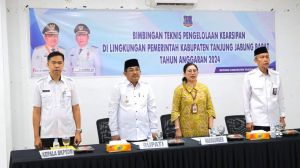 Bupati Tanjab Barat Buka Bimtek Pengelolaan Kearsipan