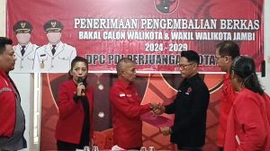 Komisaris BUMN Adhi Persada Properti Cecep Suryana Mendaftar Jadi Calon Walikota Jambi di PDIP