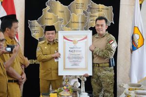 Al Haris Terima Penghargaan dari Densus 88