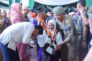 Bupati Fadhil Arief Lepas 175 Calon Jama'ah Haji Batang Hari Tahun 1445 H/2024 M