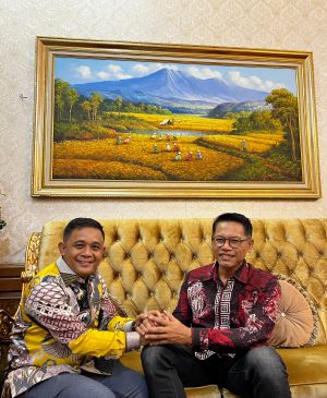 Beredar Foto Budi Setiawan-Cecep Suryana, Sinyal Koalisi Golkar-PDIP di Pilwako Jambi?