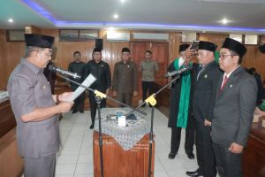 Bupati Tanjab Barat Lantik Kepala BKAD dan Kasat Pol PP