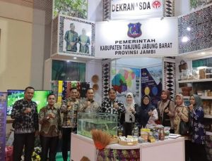 Bupati Tanjab Barat Promosikan Potensi SDA Tanjab Barat di Otonomi Expo 2024