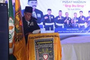 Kenakan Seragam PSHT, Wagub Sani Support Penuh Perkembangan PSHT Di Provinsi Jambi 