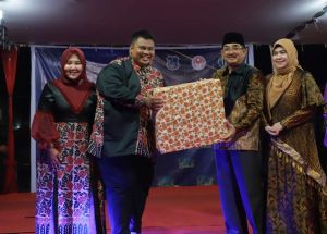 Tanjab Barat dengan Keindahan Batik, Meriahkan Hari Jadi ke-59 dan Kemerdekaan RI ke-79