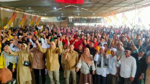 Massa Tumpah Ruah Hadiri Deklarasi Dilah - Muslimin  Siap Menangkan Pilbup Tanjabtim