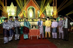 Diikuti 569 Peserta, Sekda Tanjab Barat Buka MTQ ke-52 di Lubuk Kambing