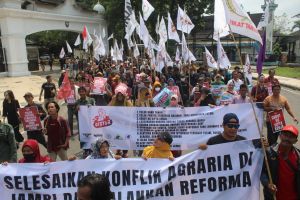 Ribuan Massa Gelar Aksi Tuntut Penyelesaian Konflik Agraria di Jambi