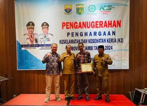 PetroChina Jabung Terima Penghargaan Sistem Manajemen Keselamatan dan Penanganan HIV/AIDS