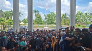 Setelah di RSUD Raden Mattaher, Ratusan Nakes Juga Demo ke Gedung DPRD Provinsi Jambi 