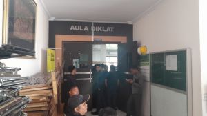 Ratusan Tenaga Honorer Gelar Aksi di  RSUD Raden Mattaher Jambi 