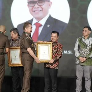 Al Haris Pernah Terima Penghargaan R Soeprapto Award dari Kejagung RI 