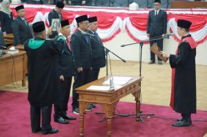 Rapat Paripurna Istimewa Pengucapan Sumpah dan Janji Pimpinan DPRD Tanjab Barat 2024 - 2029 Berjalan