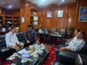Ketua KI Jambi Laporkan Perkembangan Monev KIP Ke Pjs Gubernur Jambi