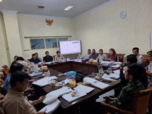 Rapat Perdana Dengan Komisi I DPRD, KI Jambi Paparkan Realisasi 2024 dan Rencana Kegiatan 2025