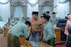 Bupati Tanjab Barat Hadiri Rapat Paripurna HUT Ke-76 Kabupaten Batanghari