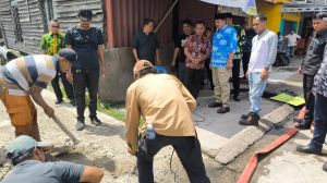 Wujudkan Kota Kualatungkal Bebas Genangan, Bupati Anwar Sadat Pantau Pembersihan Drainase