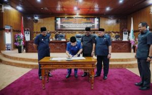 Paripurna DPRD Tanjabbar Tetapkan Paslon Bupati dan Wakil Bupati Terpilih Pilkada 2024