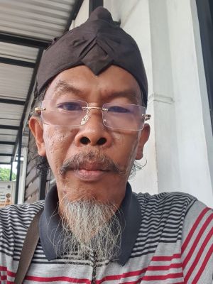 Terjebak Kebijakan Kepentingan Politik