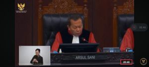 Petahana Sungaipenuh 'Keok', Gugatan Ahmadi Zubir - Feri Satria Ditolak MK