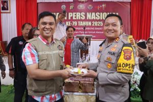 Potong Tumpeng, Polres Tanjab Barat Rayakan HPN Ke-79 Bersama Awak Media