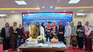 Syulfah Sari Dewi Syam, Putri asal Jambi yang Berkarir di Senayan Raih Gelar Doktor dari IPDN