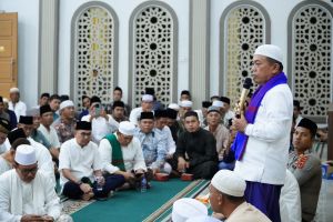 Safari Ramadhan di Sarolangun, Al Haris Berikan 1 Tiket Umroh Untuk Warga