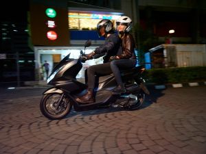 Jangan Abaikan, Ini yang Harus Diperhatikan Saat Berkendara Malam Hari